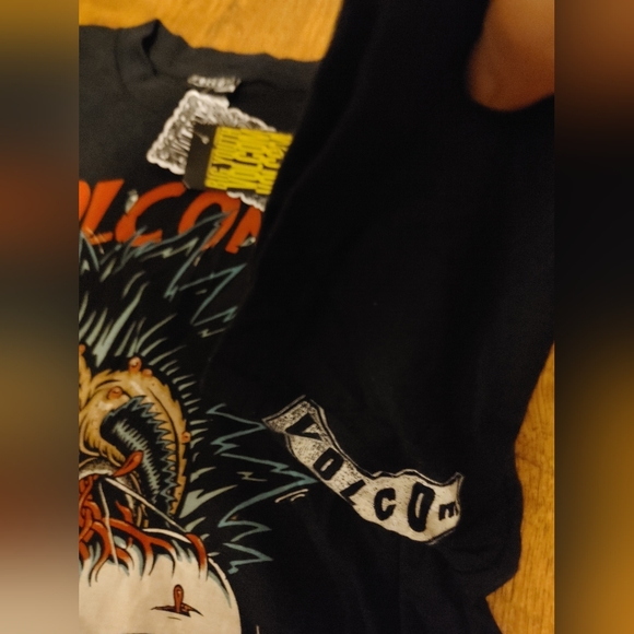 VOLCOM skateboard shirt NEW perfect men's medium or youth XL skate graphic tee - Picture 2 of 6